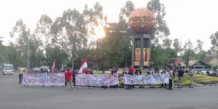GMNI Tangerang Gelar Aksi di Tugu Adipura, Tuntut Hapus MBG & Tolak Outsourcing