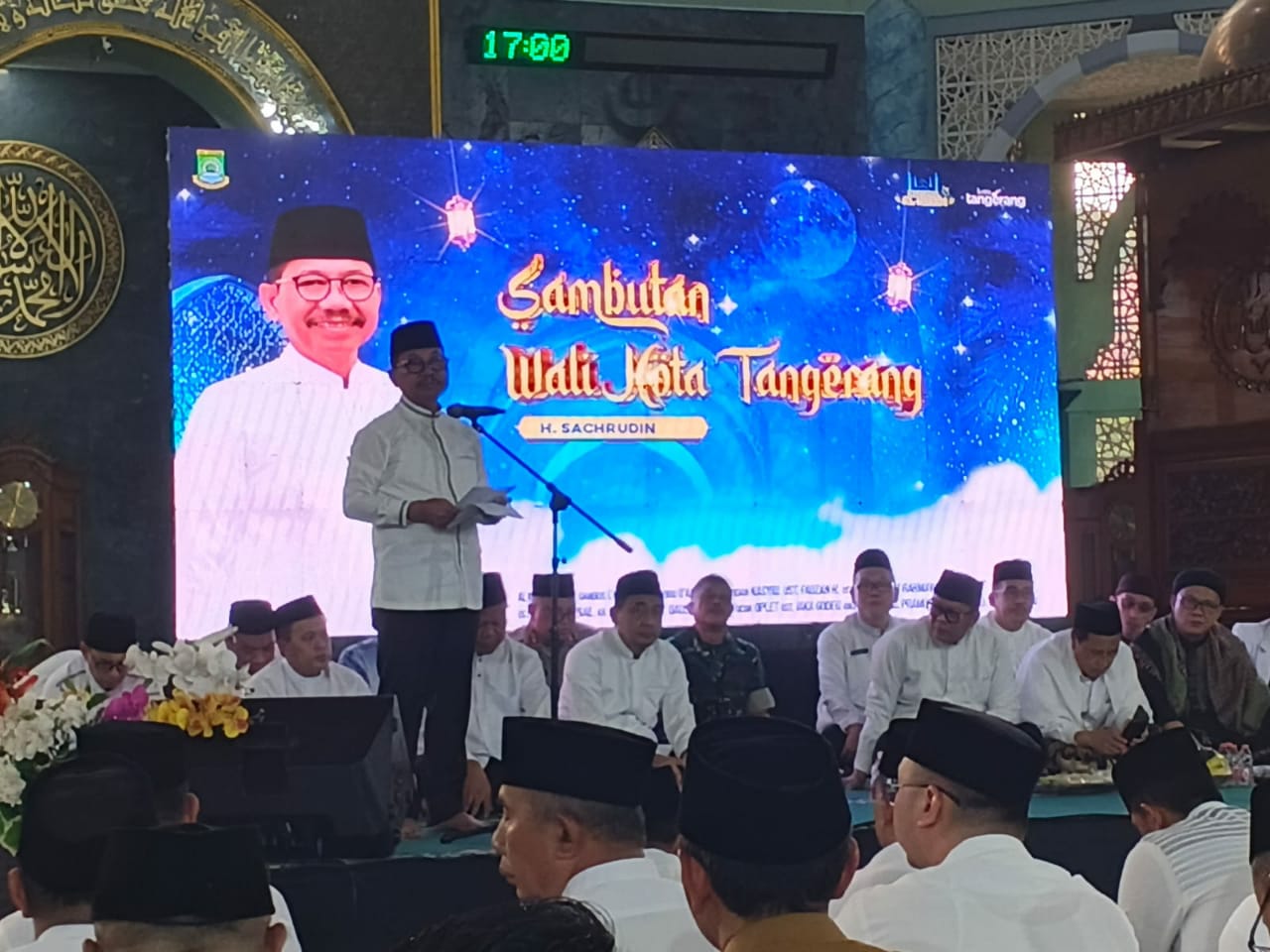 Wali Kota Tangerang Drs H Sachrudin membuka Festival Al-Azhom 1448 H dengan pemukulan bedug di Masjid Raya Al-Azhom 15 Juni 2026