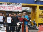Spanduk #KhutbahReformasi Mewarnai Aksi Muharam Melawan Mahasiswa UIN Jakarta di Ciputat Aksi Muharam Melawan mahasiswa santri UIN Jakarta di Ciputat dengan spanduk Khutbah Reformasi desak pemerintah hentikan MBG KDMP