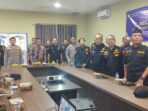 Suasana RAPIMNAS 2026 Senkom Mitra Polri di Polres Metro Tangerang Kota RAPIMNAS 2026 Senkom Mitra Polri di Polres Metro Tangerang Kota dihadiri jajaran Polri dan 35 anggota Senkom bahas kamtibmas dan lawan hoaks