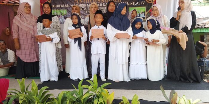 mdta akhirussanah maja haflah akhirussanah wisuda santri kelas 4 lebak 2026 [image_id: 0]