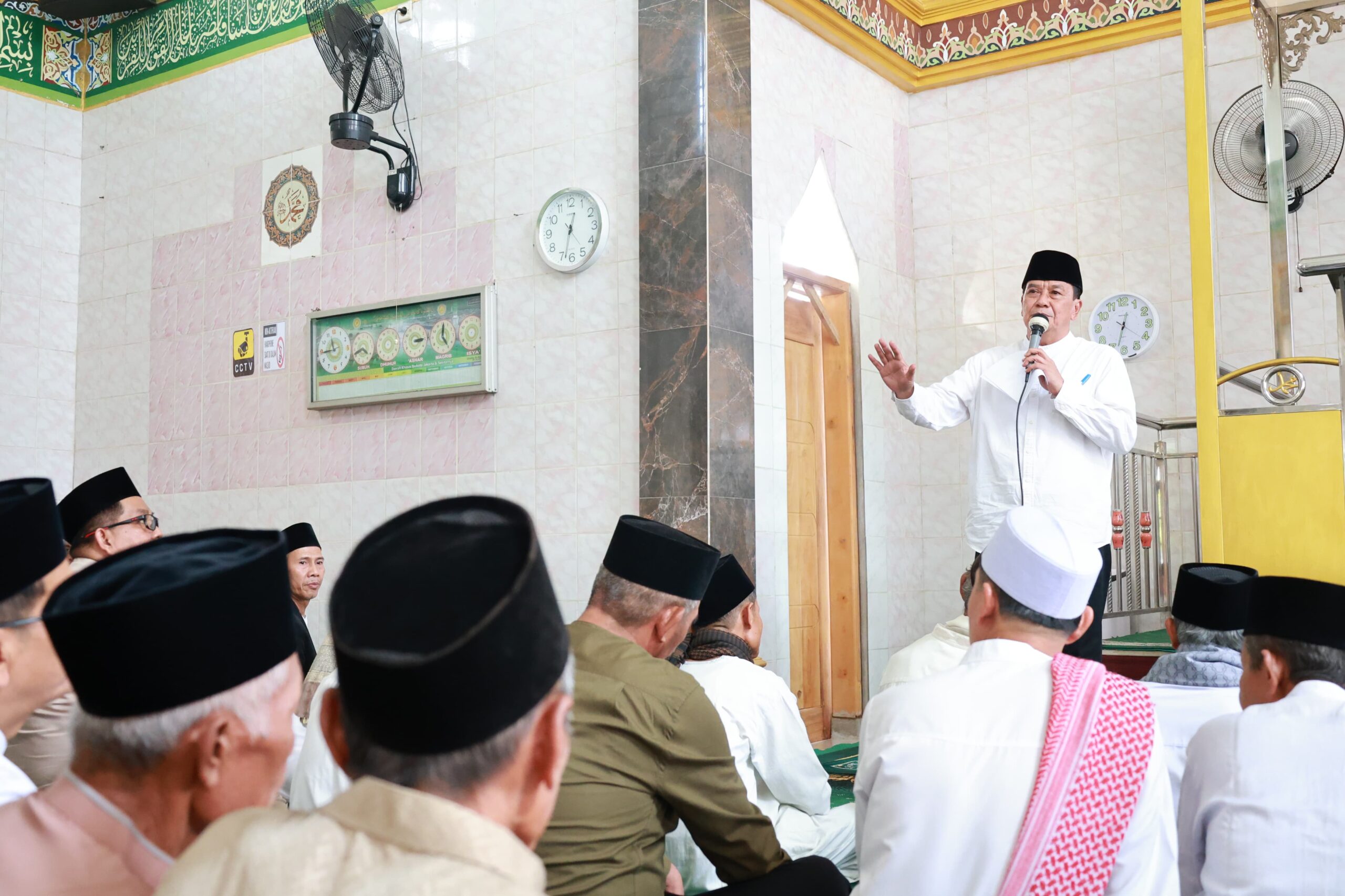 Bupati Tangerang Moch Maesyal Rasyid Jumling Masjid Jamiatul Khoer Kadusirung