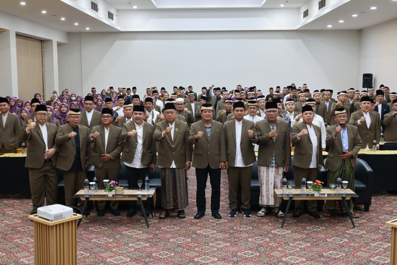 Bupati Tangerang bersama kafilah Kabupaten Tangerang pada pelepasan MTQ ke-23 Banten