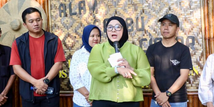 Wabup Intan sambutan Pasar Rakyat Alam Bambu Ciakar Panongan Tangerang