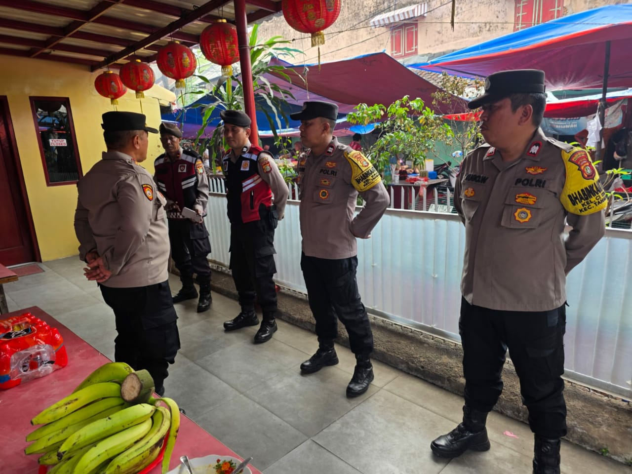 Apel pengamanan personel Polsek Tangerang di Vihara Boen Tek Bio`