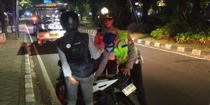 Cegah Curanmor dan Begal, Polsek Tangerang Gelar Patroli Mobile dan Stasioner