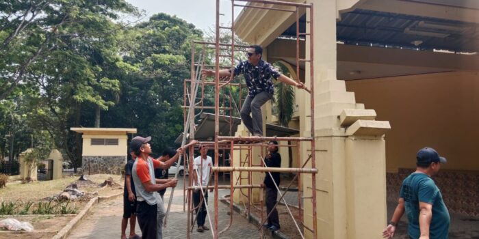 DPD KNPI Banten Rayakan HUT ke-53 Gelar Aksi Perawatan dan Pengecatan Gedung Pemuda
