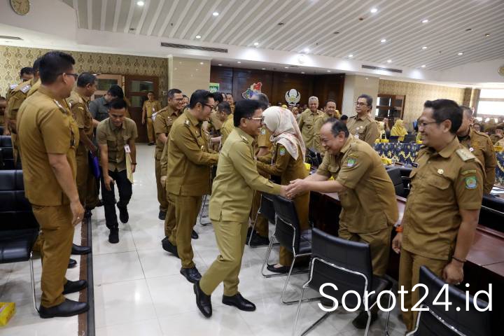 Suasana ramah tamah Wali Kota Tangerang Sachrudin bersama para Camat dan Lurah se-Kota Tangerang