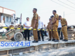 Tinjau Rekonstruksi Jalan Teluknaga–Dadap, Andra Soni: 750 Meter Tahap Awal Senilai Rp6 Miliar