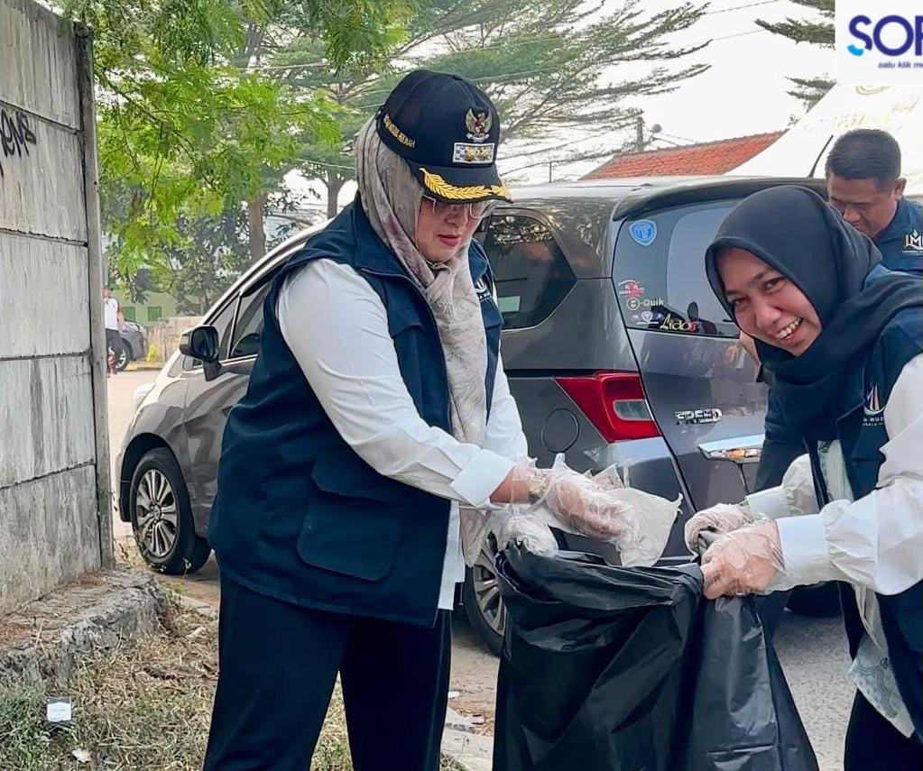 Jumat ini Wabup Tangerang Intan Nurul Hikmah bareng mahasiswa bersih-bersih bawa plastik Sampah