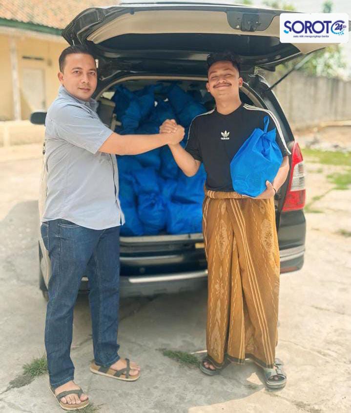 ketua knpi banten tito istianto serahkan sembako ke pemuda berdampak