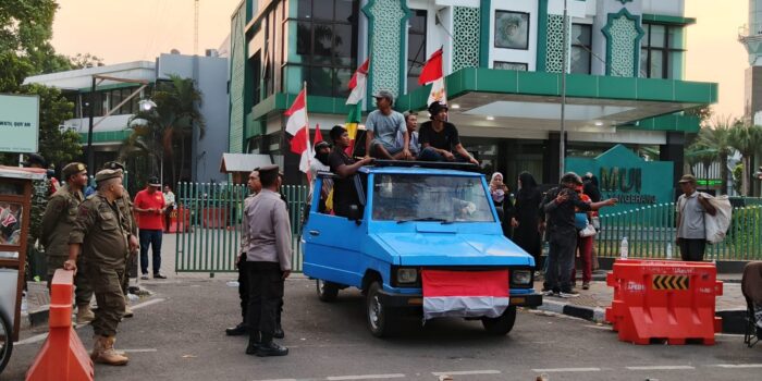 demo forum komunikasi umat di gedung mui kota tangerang