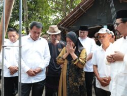 Rumah Warga Roboh di Terjang Angin Puting Beliung : Bupati Tangerang Gerak Cepat Intruksikan Pembangunan Kembali