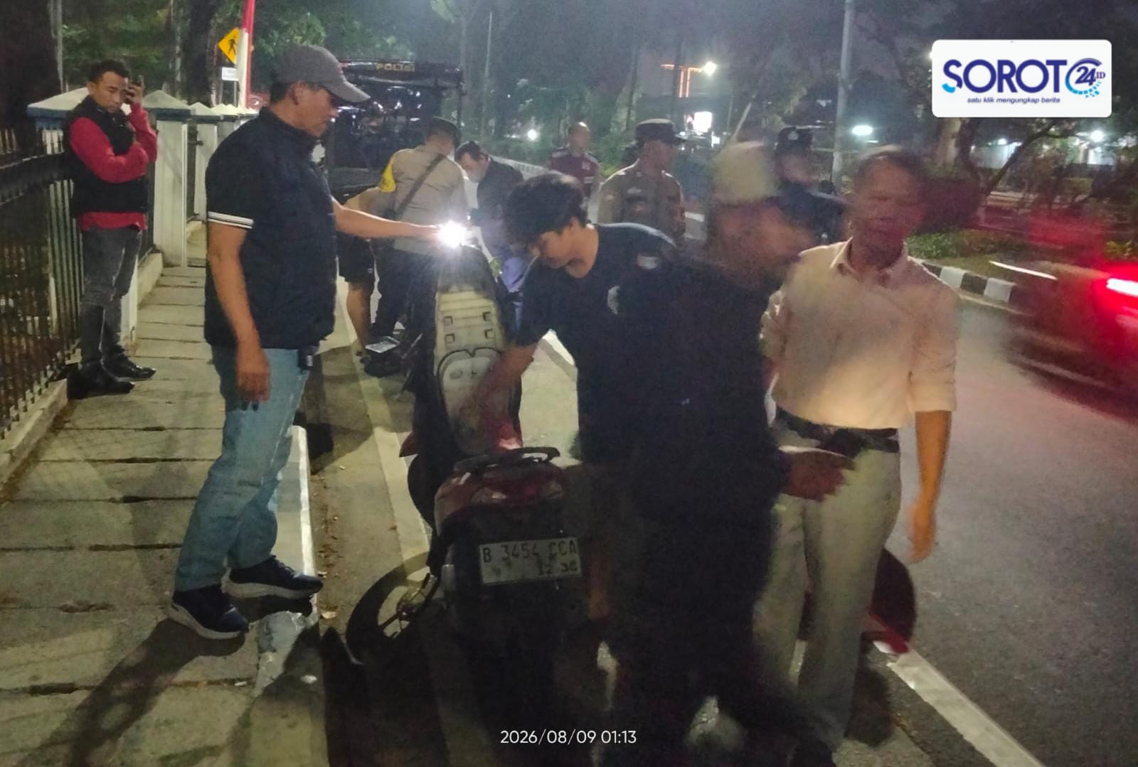 Pemeriksaan motor razia stasioner Polsek Tangerang TMP Taruna
