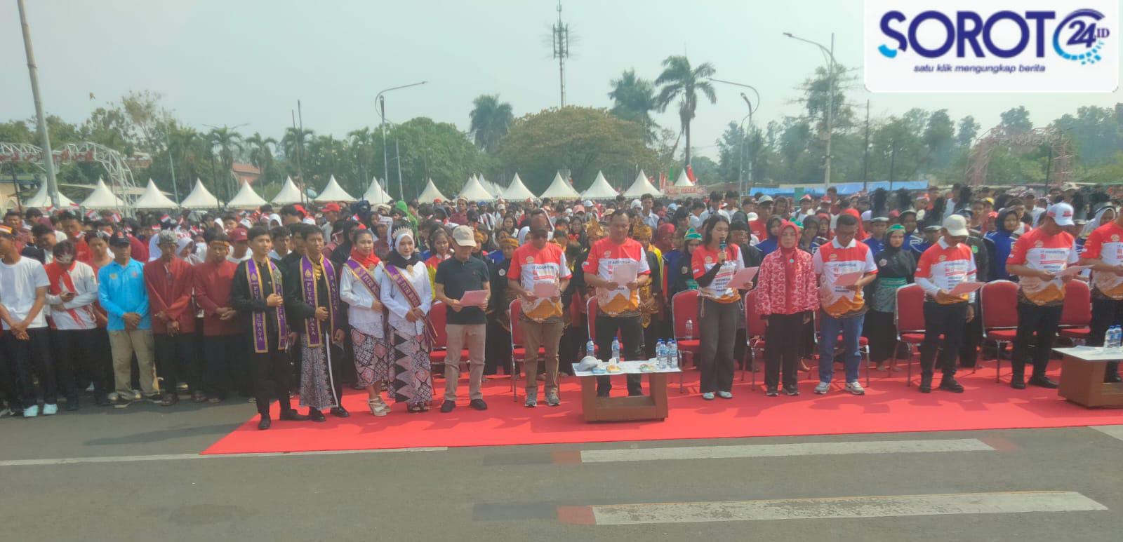 Peserta Kirab Merah Putih ikuti Deklarasi Sikap Kebangsaan di Taman Elektrik Pusat Pemerintahan Kota Tangerang