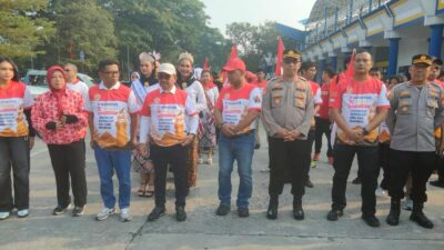 Pejabat Forkopimda Kota Tangerang bersama peserta Kirab Merah Putih HUT RI ke-81 di Stadion Benteng Reborn`