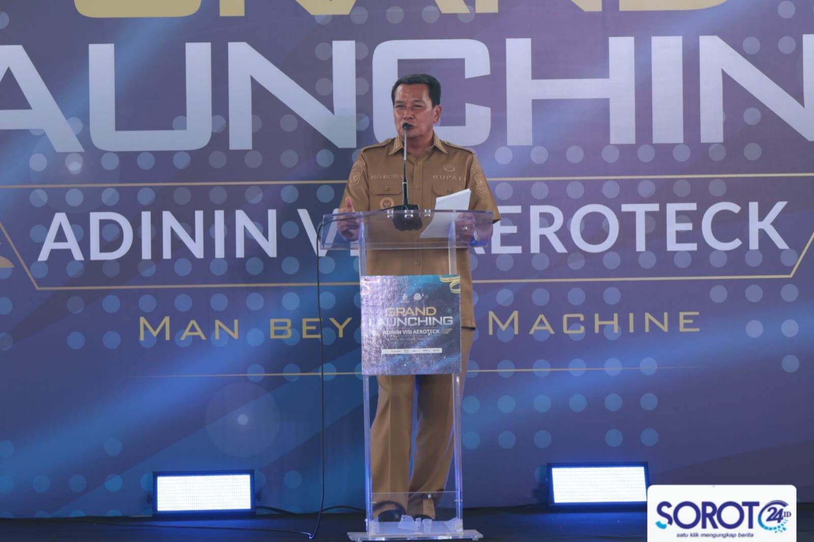 Bupati Tangerang Maesyal Rasyid berpidato di podium Grand Launching Adinin Visi Aeroteck
