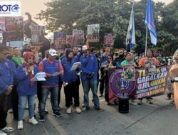 Puluhan Driver SEPETA Kota Tangerang Demo di Taman Gajah, Tuntut Tolak Ojol Dijadikan UMKM