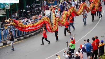 Kirab budaya liong di Kota Tangerang