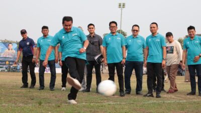 Bupati Maesyal tendang bola pembukaan Bupati Cup U-17