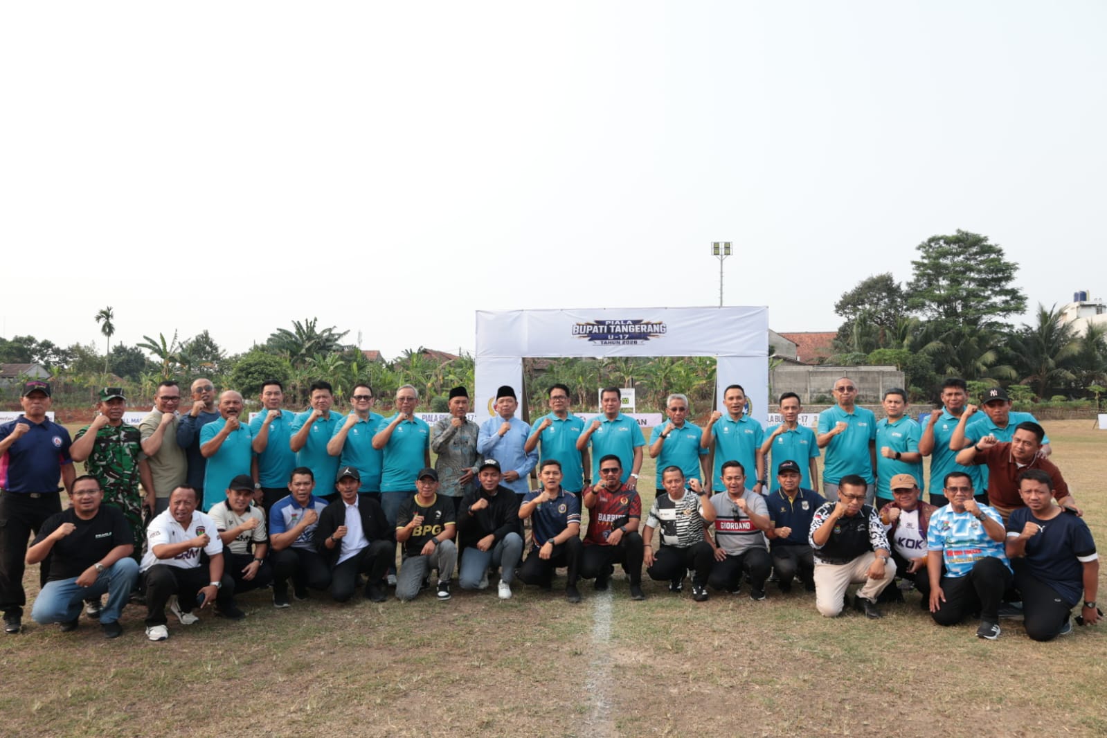 Foto bersama pembukaan Piala Bupati Cup U-17