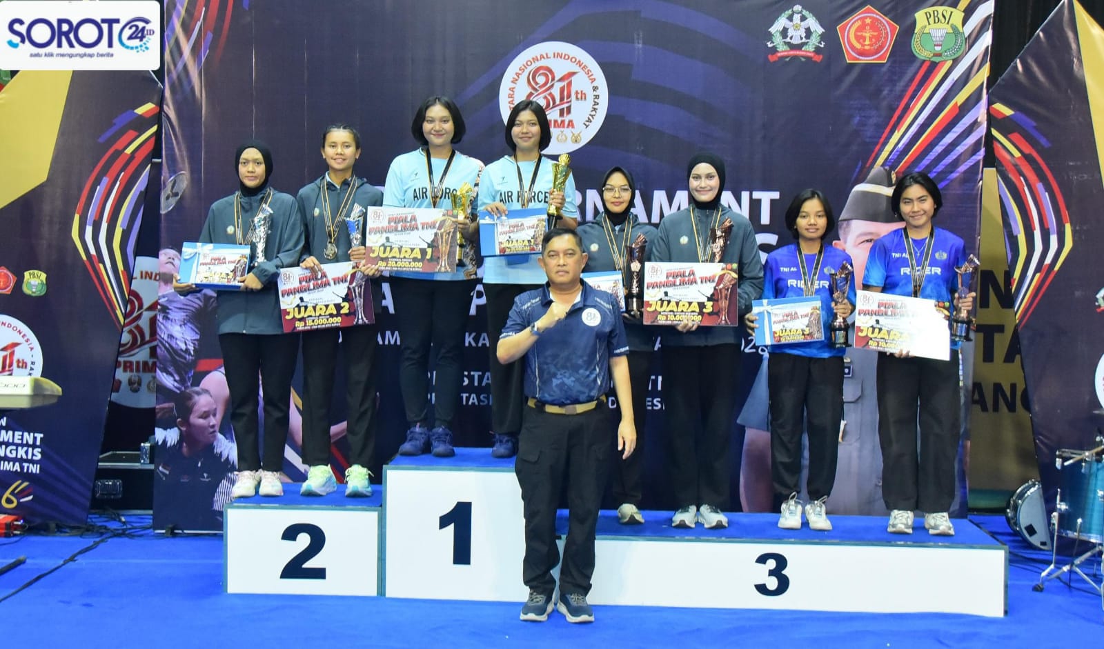 Podium juara ganda putri piala panglima TNI PB TNI AU