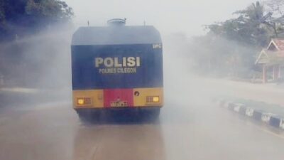 Polres Cilegon Serempak Bergerak Jalur Palka Disiram untuk Kurangi Dampak Abu Vulkanik