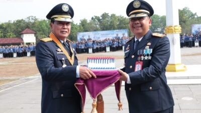 Bupati Tangerang Moch Maesyal Rasyid dan Kadishub potong kue Harhubnas ke-55 2026 di Lapangan Raden Aria Yudhanegara