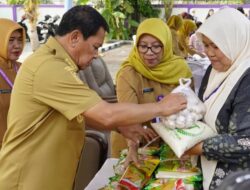 Warteksi Gemilang di Panongan: Beras 2 Kg Cuma Rp7.000, Warga Serbu