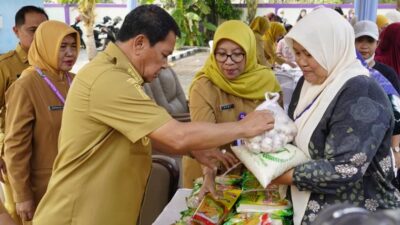 Bupati Maesyal Rasyid pantau Warteksi Gemilang di Panongan