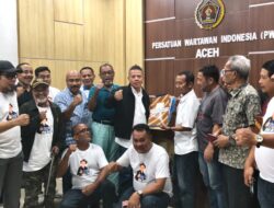 Sayuti Achmad Serahkan Surat Dukungan dari 15 Daerah untuk Maju Calon Ketua PWI Aceh
